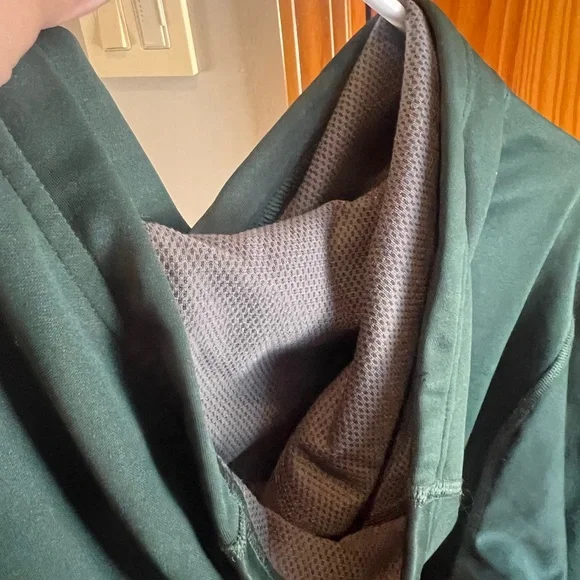 Patagonia Forest Green Hoodie with Logo - Picture 6 of 11